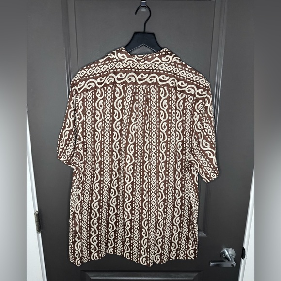 🔥🔥NWT Todd Snyder Geometric Dobby Short Sleeve Camp Collar Shirt in Brown - Picture 8 of 15